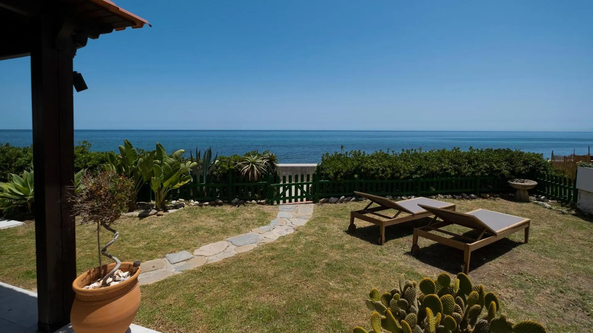 Beach Villa Dorada Estepona 0*,